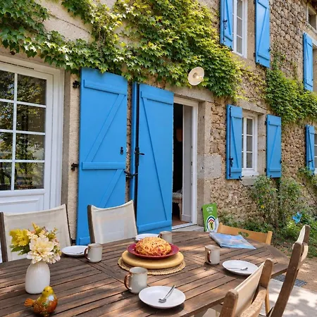 Landhaus Maison Spacieuse, Animaux Admis, Vue Panoramique - 12 Pers. Saint-Alban-les-Eaux